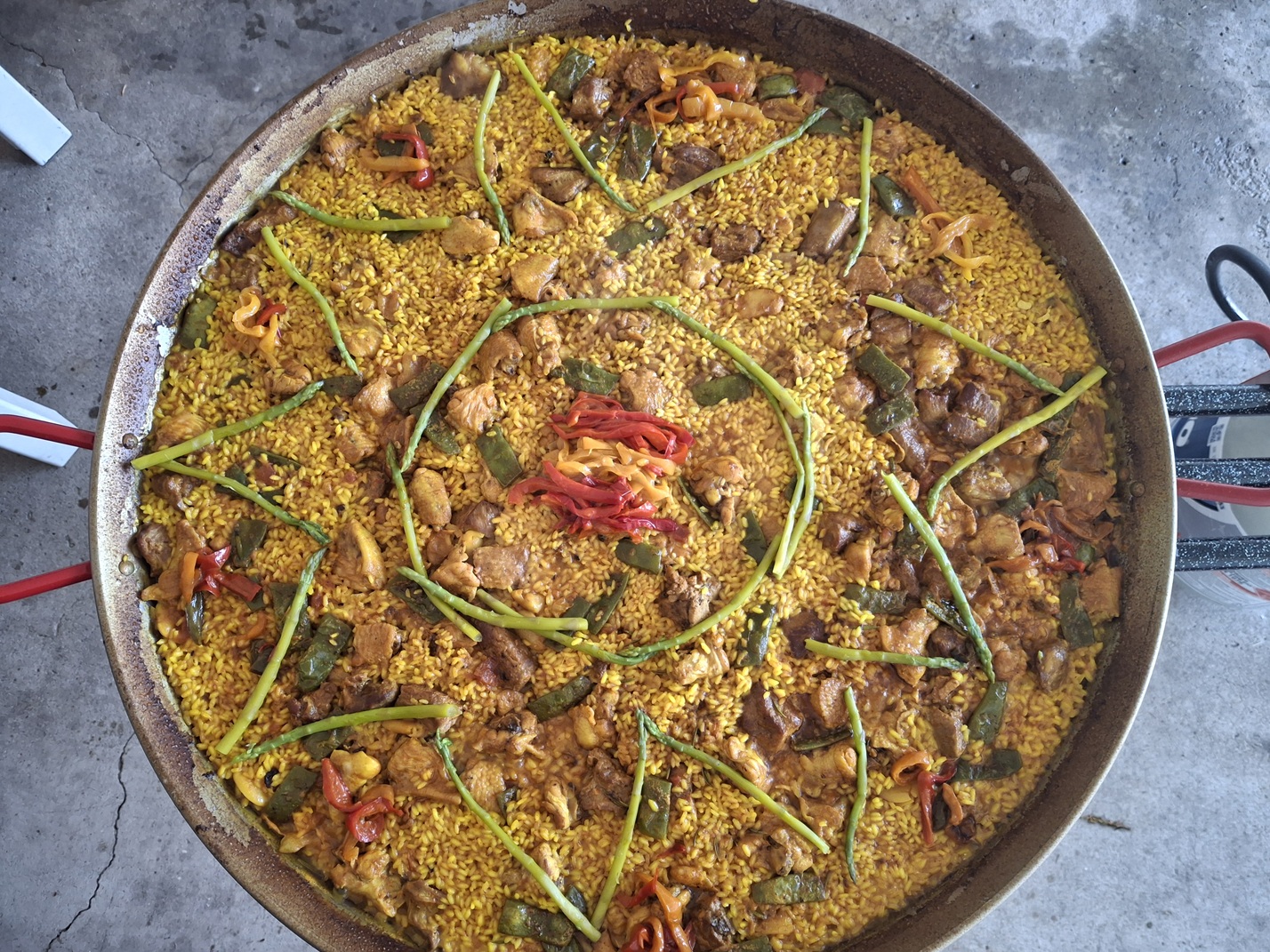 Birthday party with Valencian paella in Michigan